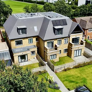 https://172-174-wood-lane-hounslow.brighton-hotels-england.com