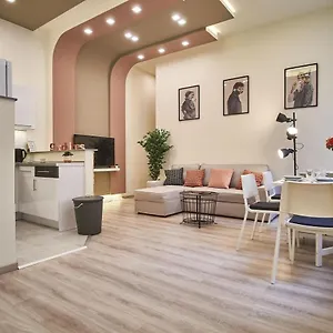 https://f4-design-apartment-budapest.inbudapesthotels.com